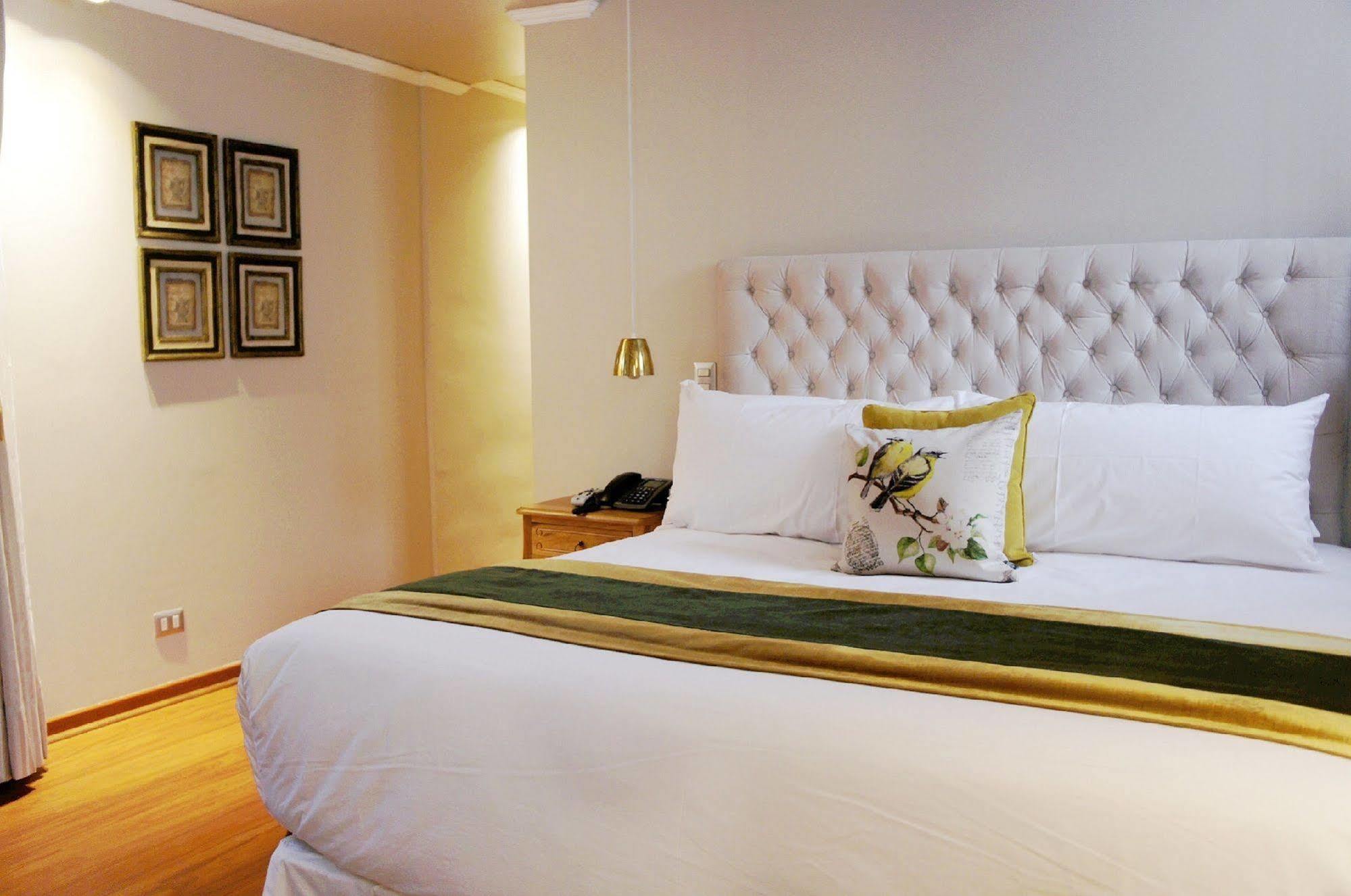 Quiral Hotel Boutique Santiago del Cile Esterno foto